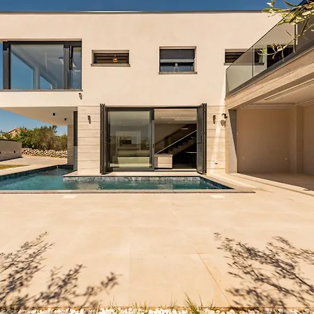 House With A Swimming Pool - Lozice, - 27817 ヴィル
